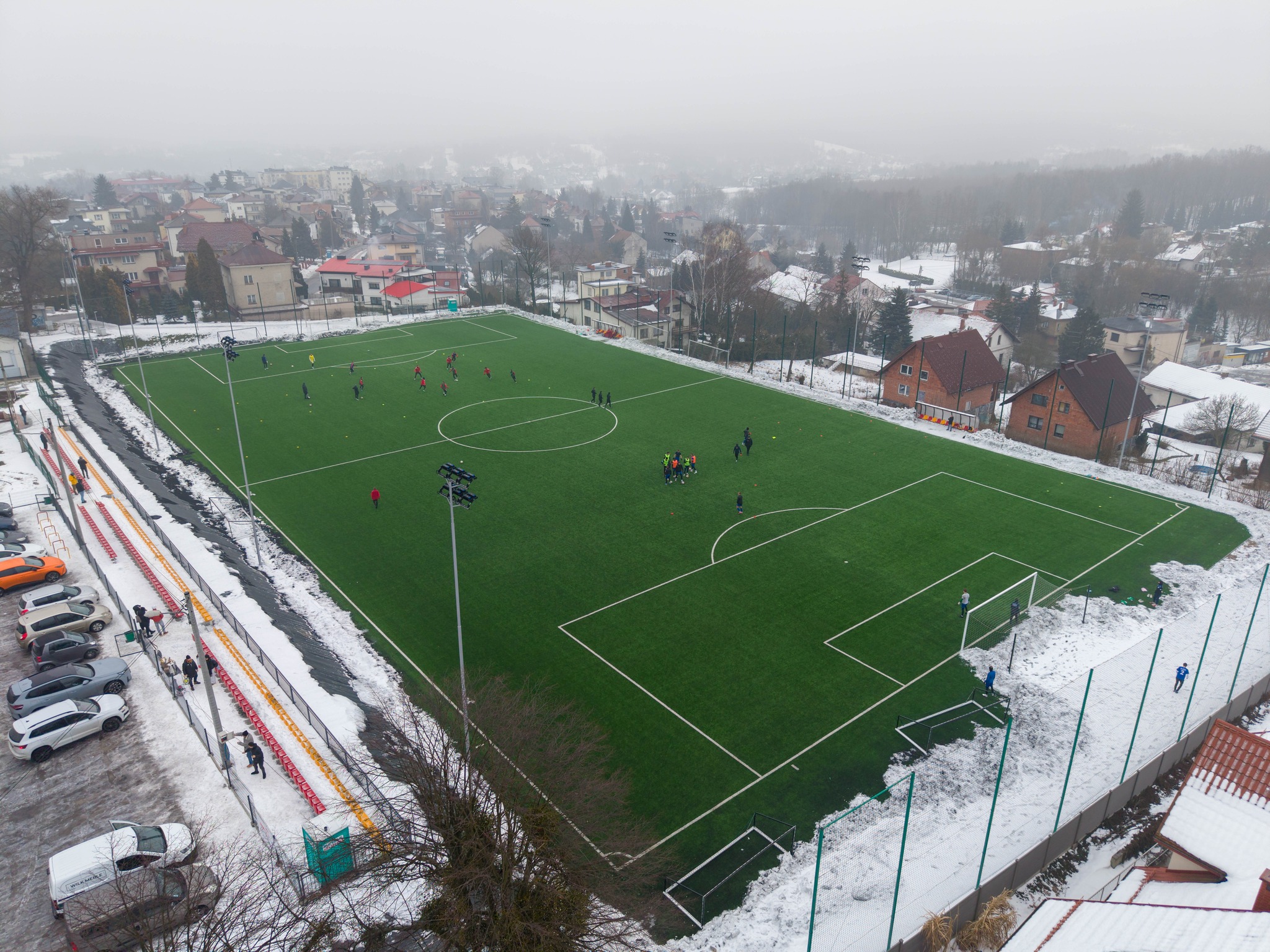 Pełnowymiarowe boisko ze sztuczną nawierzchnią, 300 metrów od hoteli